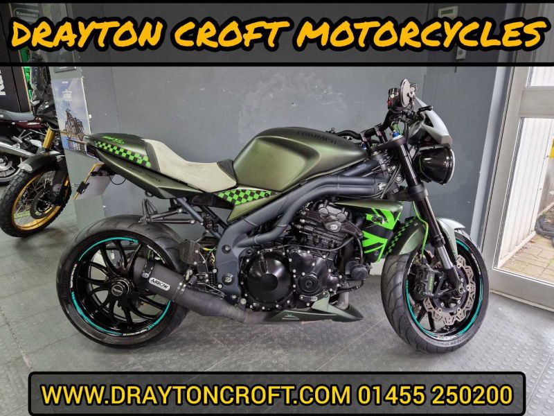 2010 Triumph Speed Triple 1050 Green